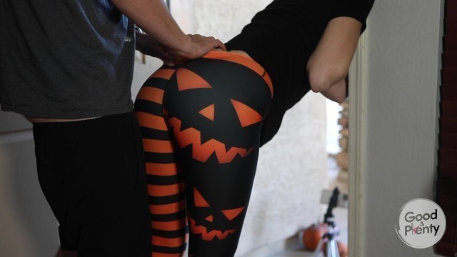 Trick or Treat Halloween she Gave me a Real Treat Fuck at the Door! | Amateur Couple Good & Plenty